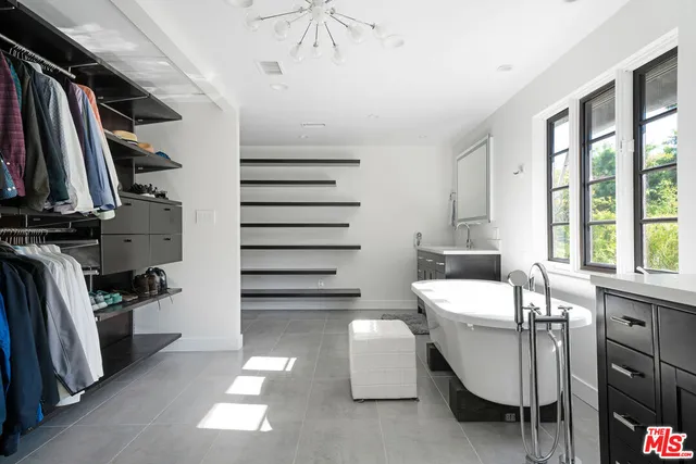 $18,995 | 1323 Club View Drive, Los Angeles, CA 90024