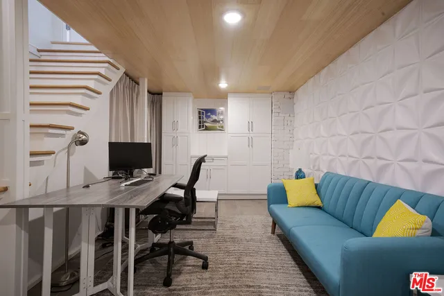 $18,995 | 1323 Club View Drive, Los Angeles, CA 90024