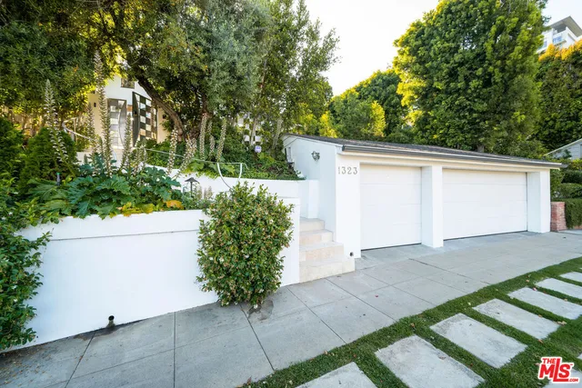 $18,995 | 1323 Club View Drive, Los Angeles, CA 90024