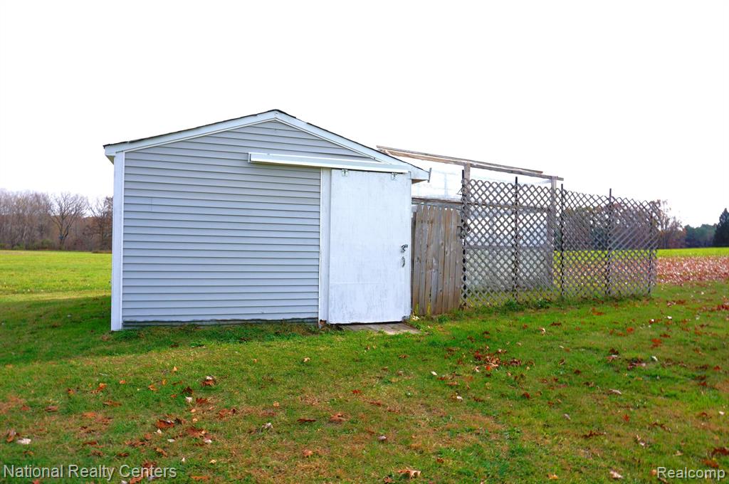 1755 South Kane Road Stockbridge, MI 49285 - Photo 8 of 32
