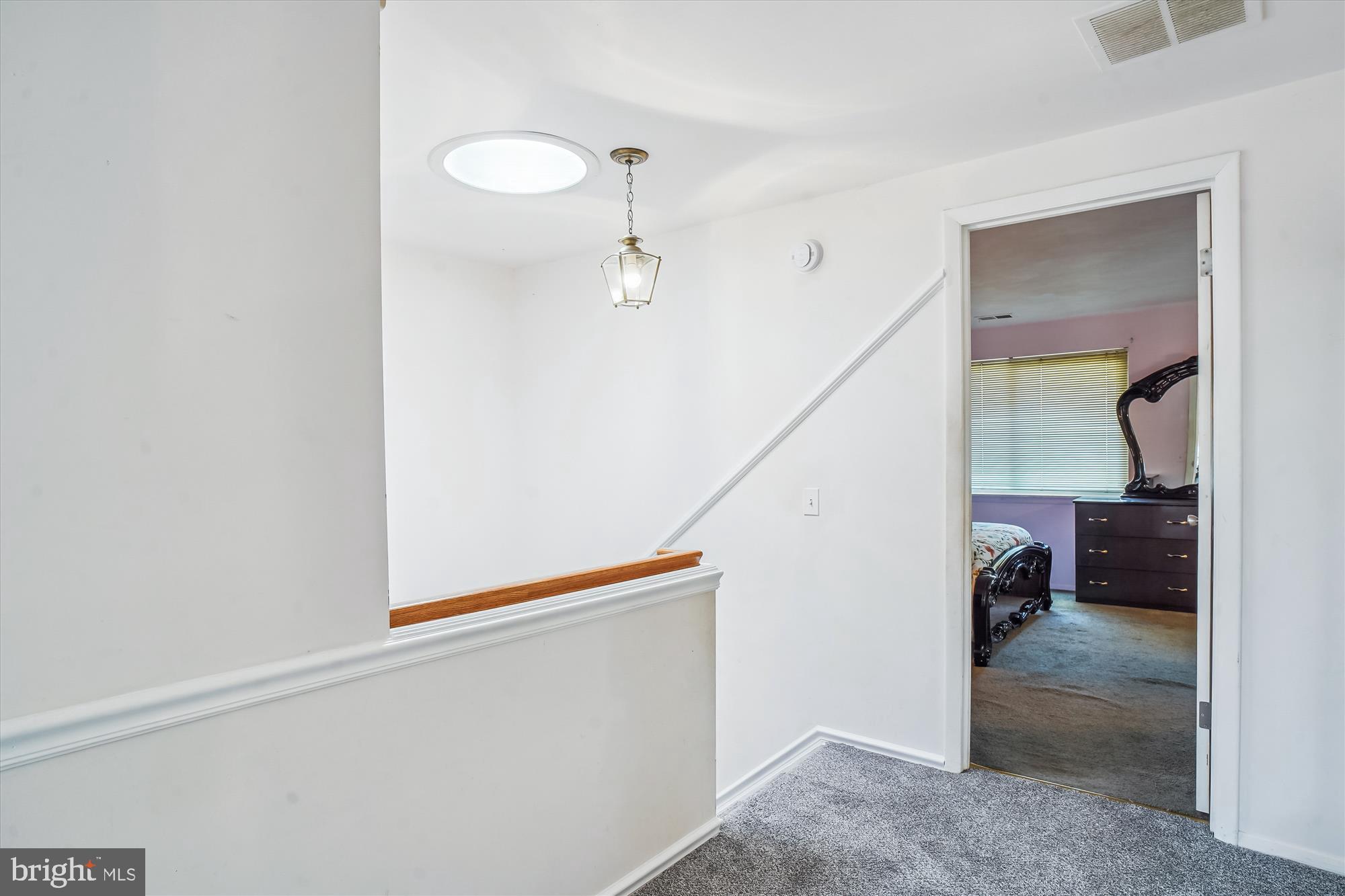 18605 Glen Willow Way Germantown, MD 20874 - Photo 25 of 66 Upper Level Landing / primary suite entrance.