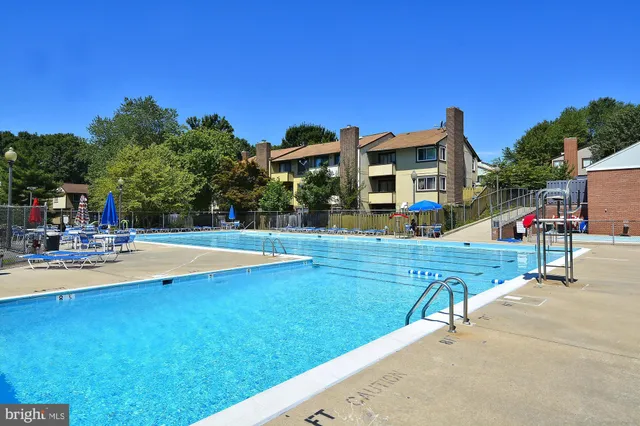 $425,000 | 18605 Glen Willow Way, Germantown, MD 20874