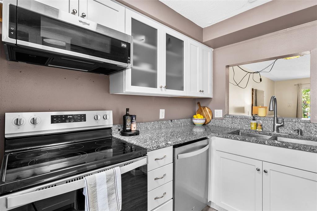 3657 Trophy Boulevard New Port Richey, FL 34655 - Photo 8 of 30