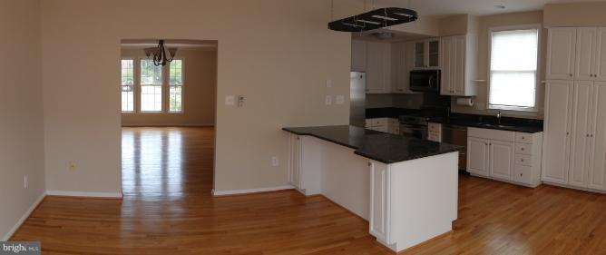 8008 Readington Court Springfield, VA 22152 - Photo 13 of 25 Kitchen