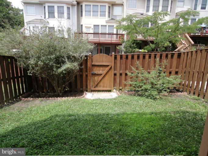8008 Readington Court Springfield, VA 22152 - Photo 17 of 25 Exterior (Rear)