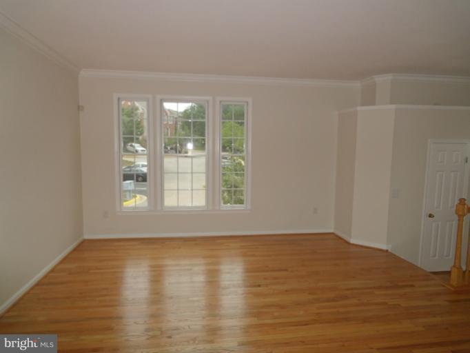 8008 Readington Court Springfield, VA 22152 - Photo 24 of 25 Living Room