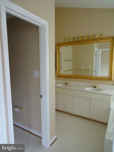 8008 Readington Court Springfield, VA 22152 - Photo 10 of 25 Bath (Master)