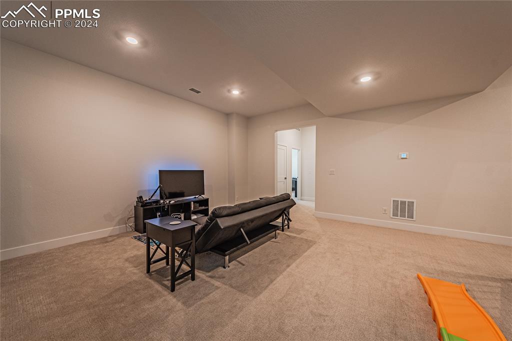 11148 Cloud Shadow Road Littleton, CO 80125 - Photo 39 of 46 a room with furniture