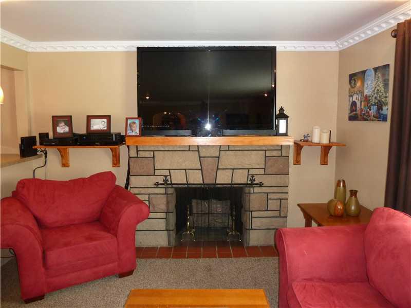 2789 Morefield Road Hermitage, PA 16148 - Photo 4 of 12 Living Room.