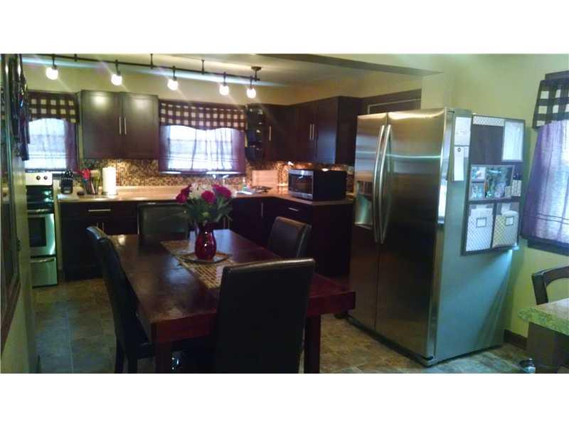 2789 Morefield Road Hermitage, PA 16148 - Photo 8 of 12 Dining Room.