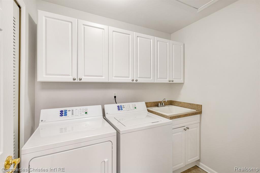 3527 Oakmonte Boulevard Rochester, MI 48306 - Photo 14 of 27