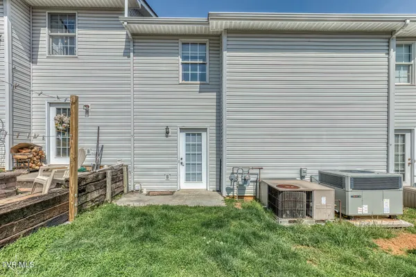 $162,000 | 716 King Springs Road, Unit 7, Johnson City, TN 37601