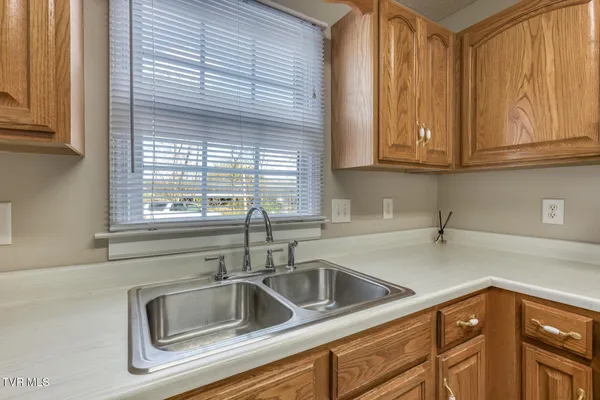 $162,000 | 716 King Springs Road, Unit 7, Johnson City, TN 37601