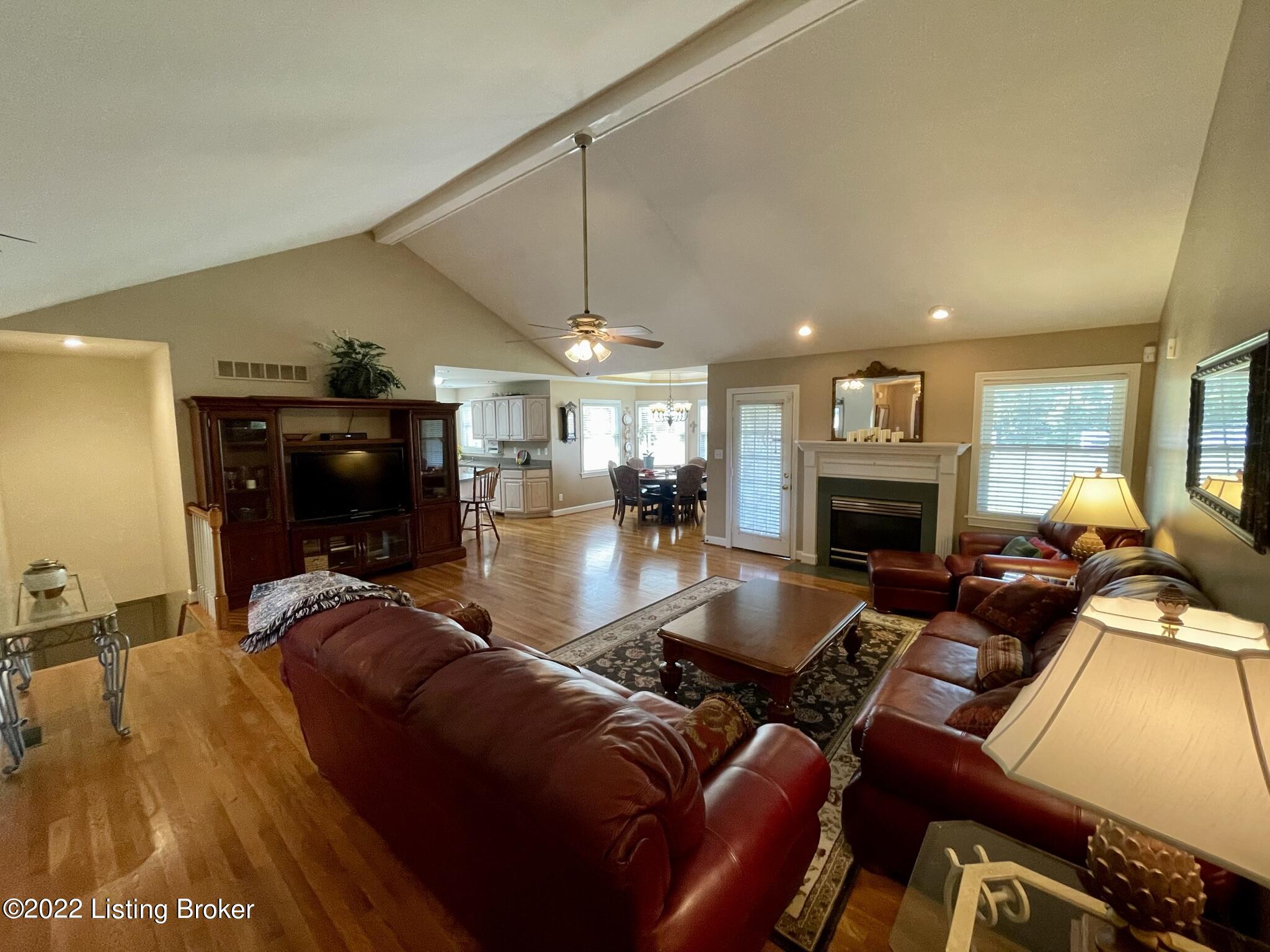 9504 Independence School Road Louisville, KY 40291 - Photo 18 of 31 FullSizeRender-4