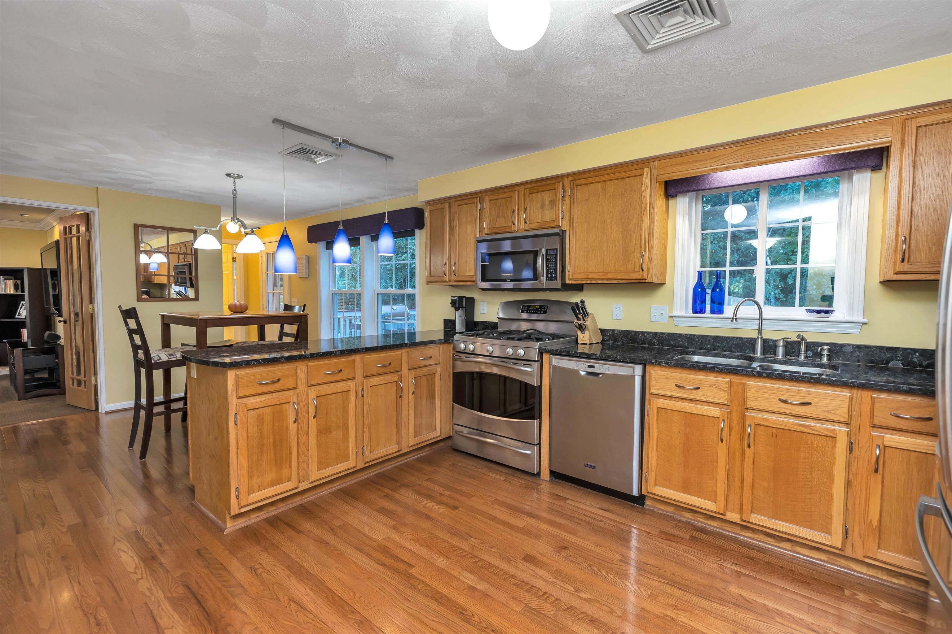 19 Scotchpine Lane Merrimack, NH 03054 - Photo 13 of 40