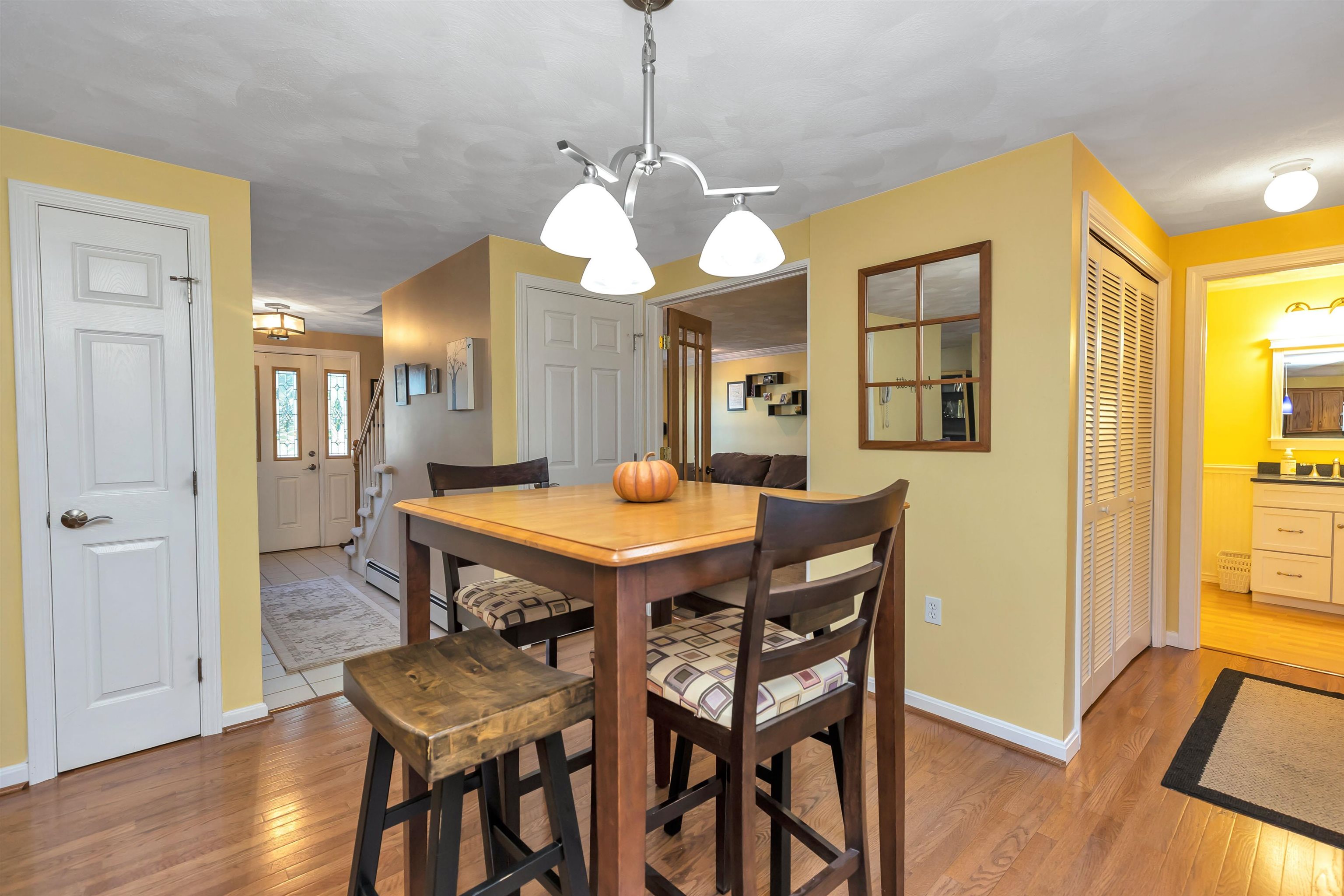 19 Scotchpine Lane Merrimack, NH 03054 - Photo 8 of 40