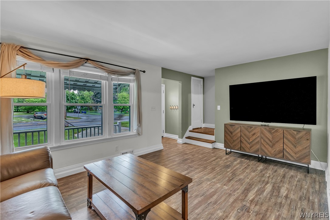 4173 Harlem Road Amherst, NY 14226 - Photo 25 of 49 Living Room