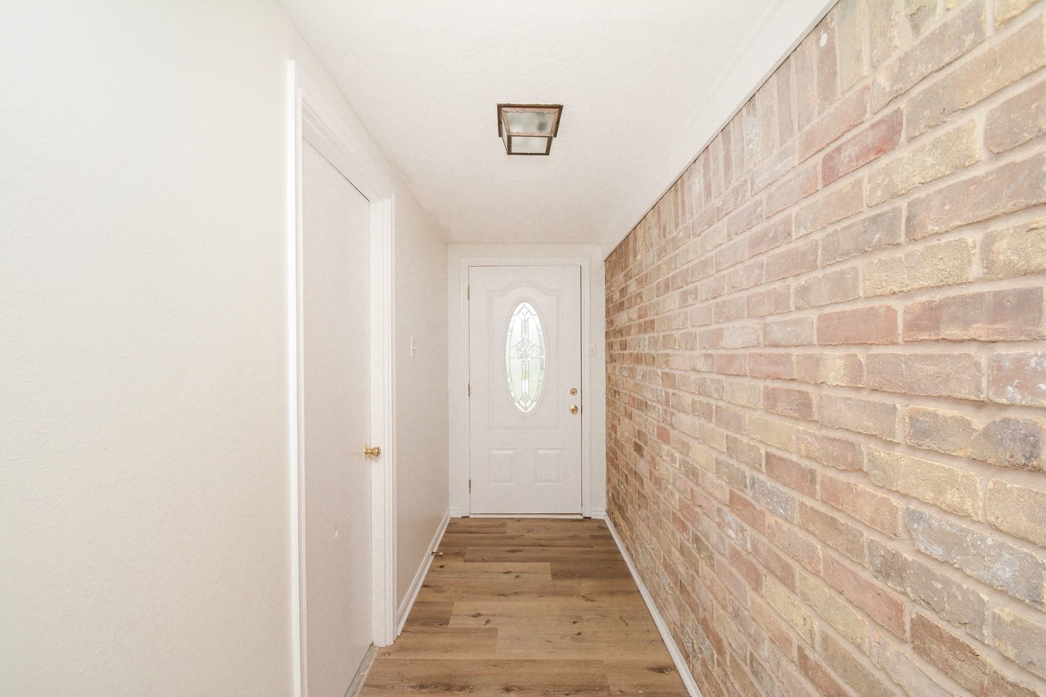 10811 Vickijohn Court Houston, TX 77071 - Photo 16 of 20 a view of a hallway