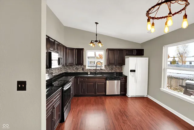 $259,000 | 2939 Hazelview Lane, Indianapolis, IN 46268