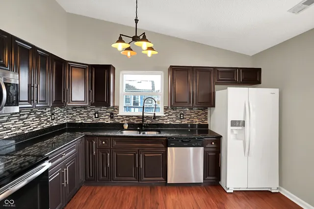 $259,000 | 2939 Hazelview Lane, Indianapolis, IN 46268