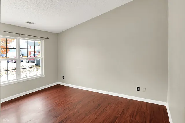 $259,000 | 2939 Hazelview Lane, Indianapolis, IN 46268