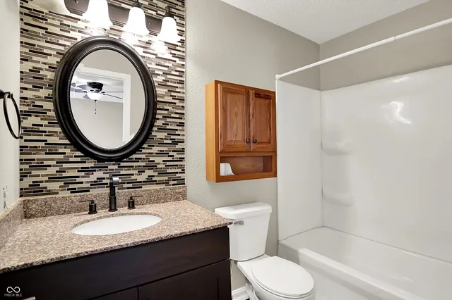 $259,000 | 2939 Hazelview Lane, Indianapolis, IN 46268