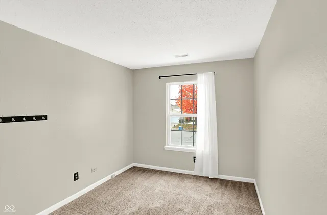 $259,000 | 2939 Hazelview Lane, Indianapolis, IN 46268