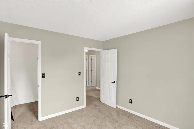 $259,000 | 2939 Hazelview Lane, Indianapolis, IN 46268