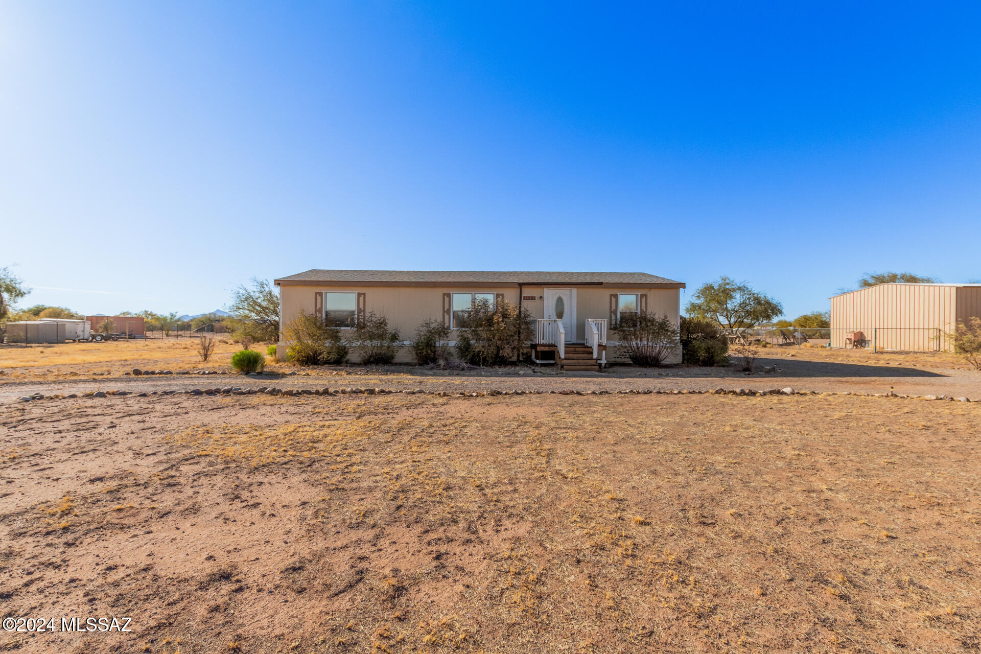 11241 North Derringer Road Marana, AZ 85653 - Photo 2 of 29