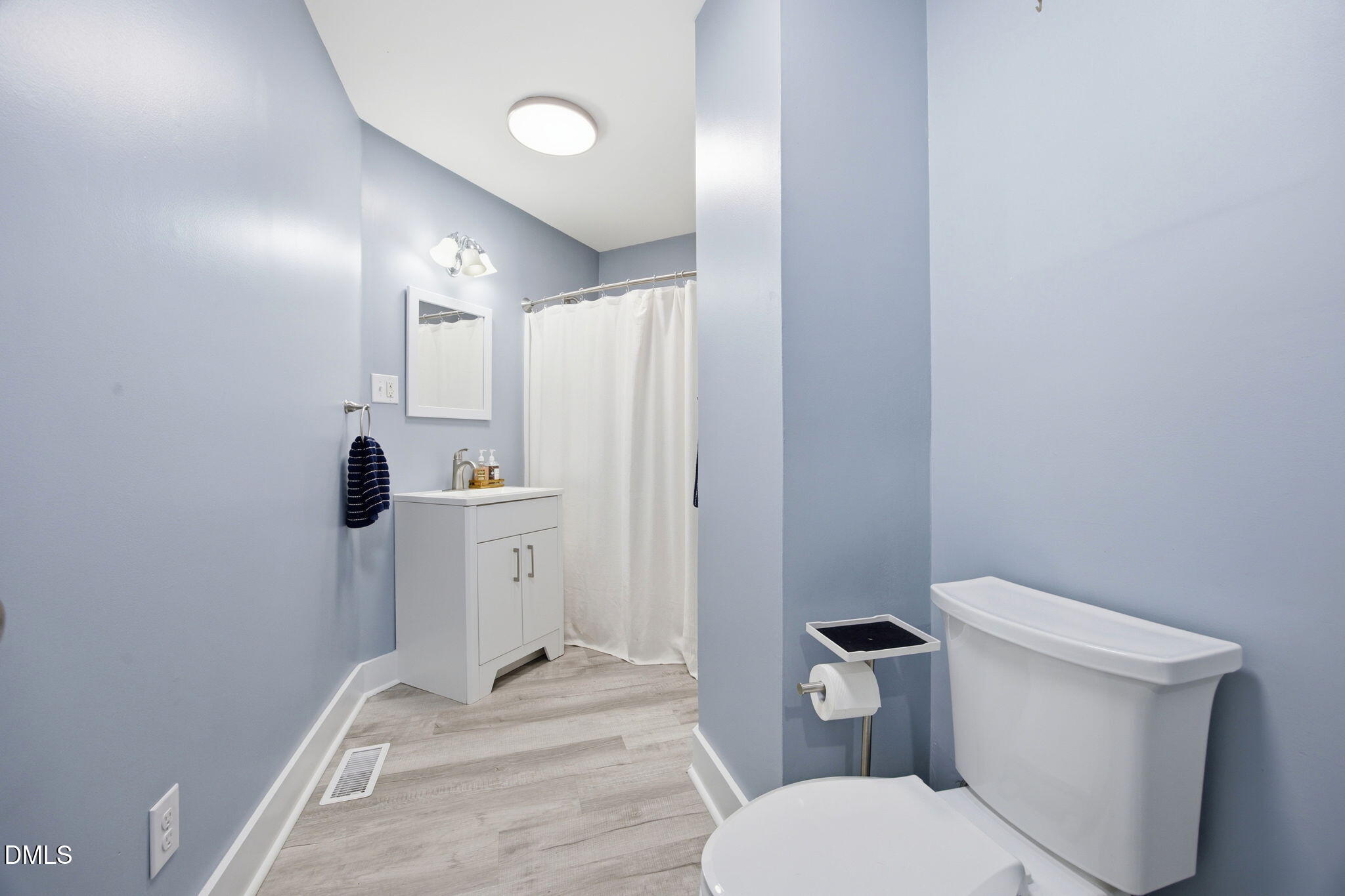 8308 Belgium Drive Raleigh, NC 27606 - Photo 31 of 48 Full Bathroom
