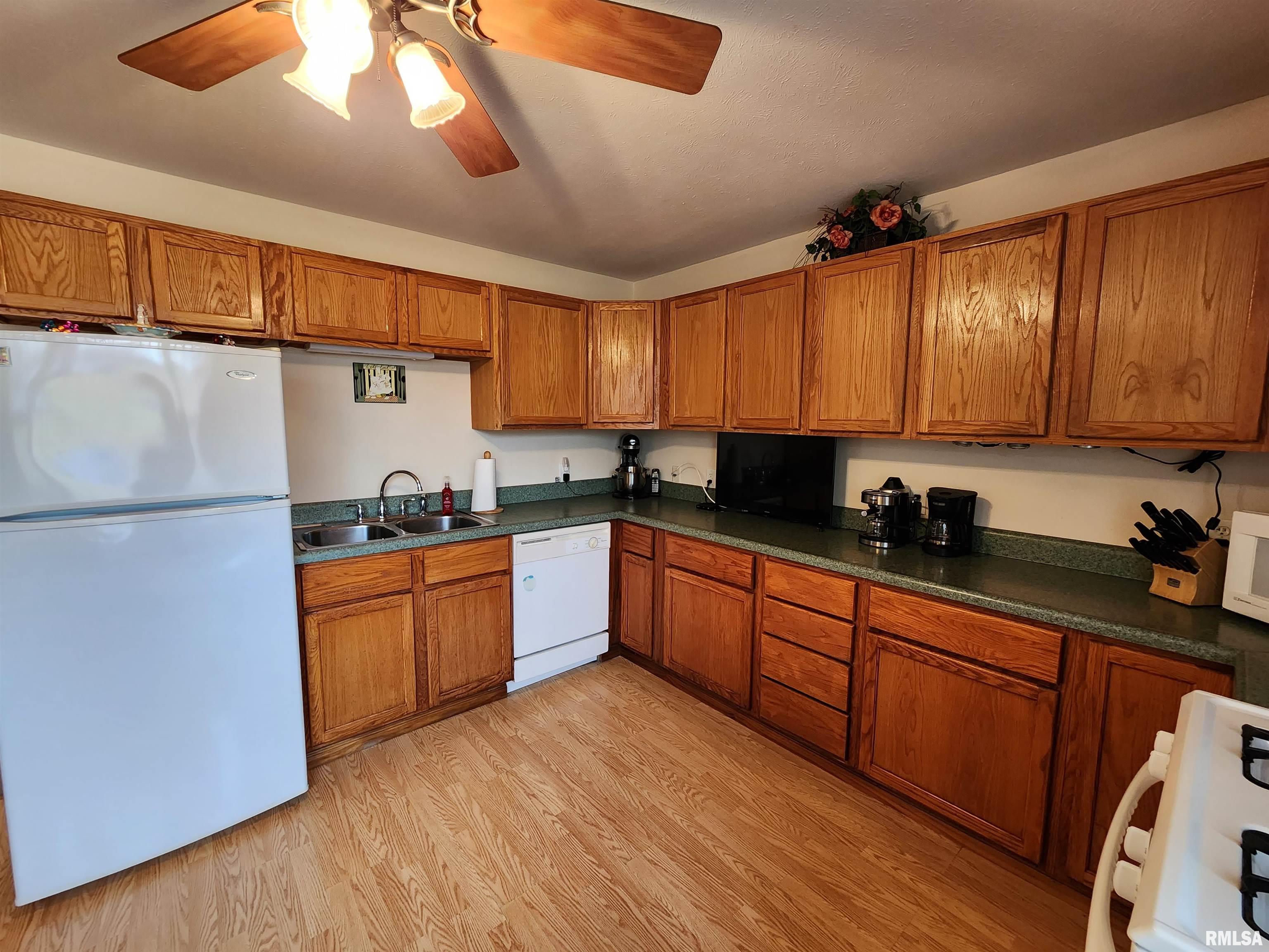 36 Lilac Lane Springfield, IL 62702 - Photo 11 of 25 Gallery Image 11