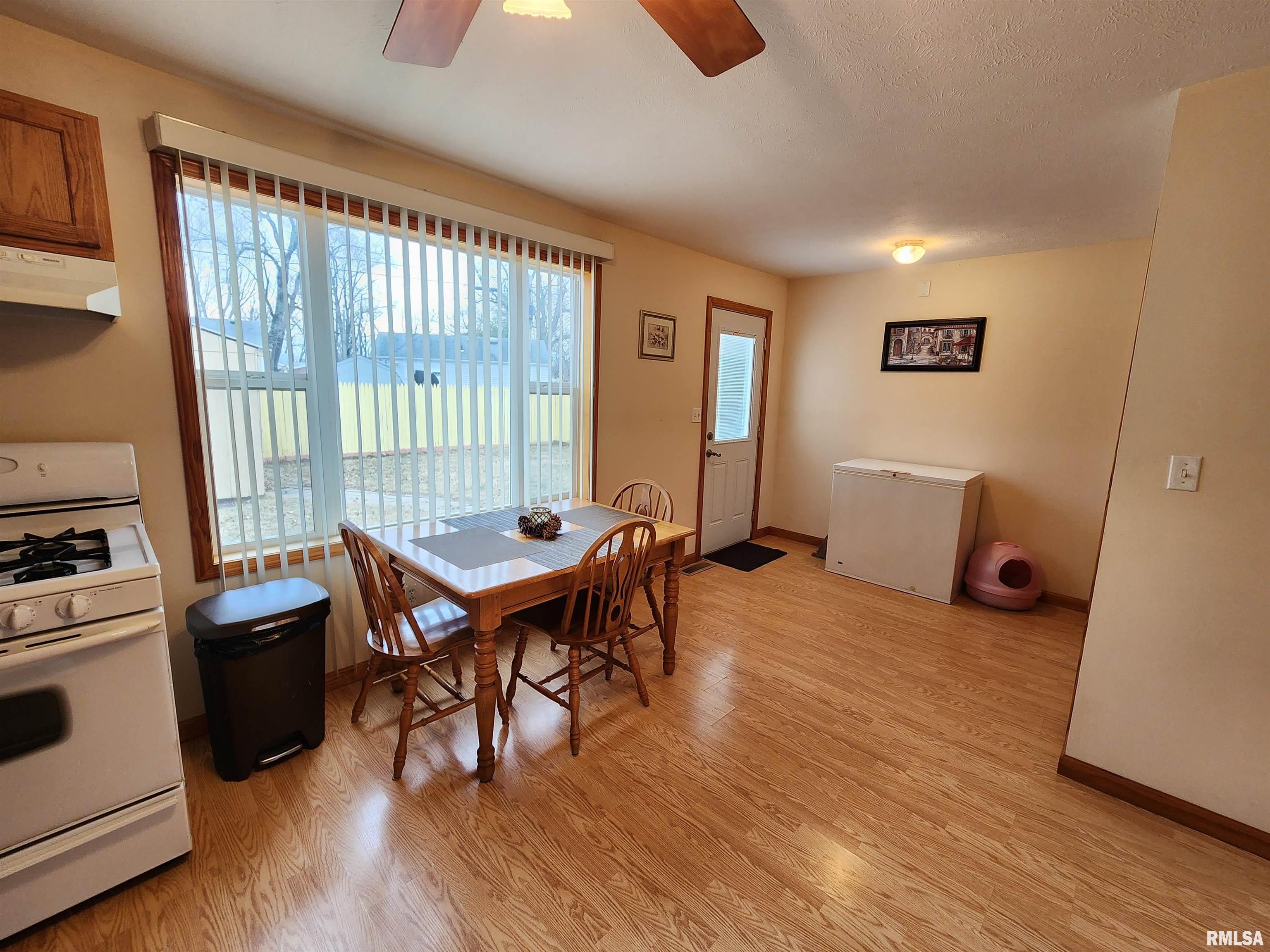 36 Lilac Lane Springfield, IL 62702 - Photo 13 of 25 Gallery Image 13