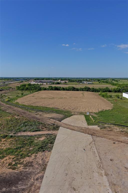2824 Milam Road East Sanger, TX 76266 - Photo 10 of 27