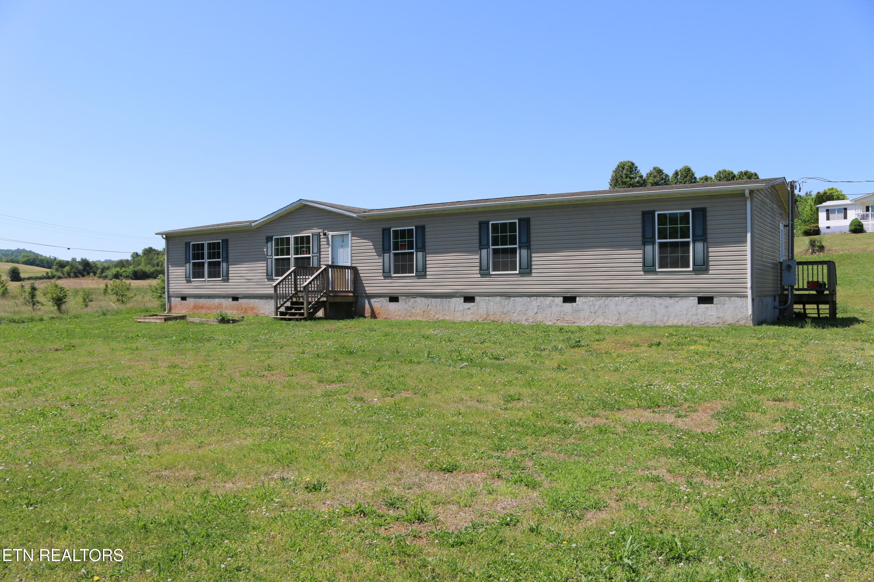 103 Meadow Brook Road Sweetwater, TN 37874 - Photo 3 of 30 Front
