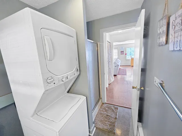 $400,000 | 33 Creek Road, Castleton, VT 05735