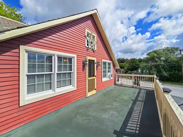 $400,000 | 33 Creek Road, Castleton, VT 05735