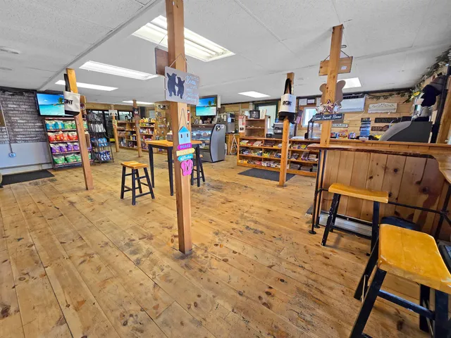 $400,000 | 33 Creek Road, Castleton, VT 05735