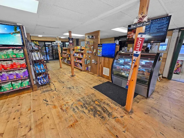 $400,000 | 33 Creek Road, Castleton, VT 05735