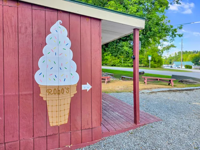 $400,000 | 33 Creek Road, Castleton, VT 05735