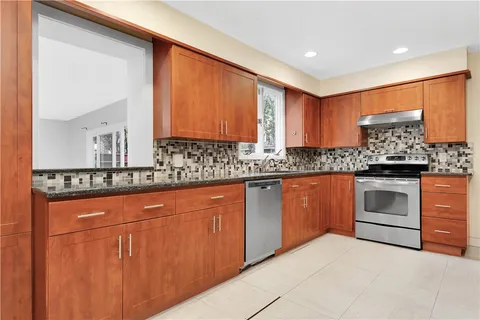 $1,095,000 | 41 Elmway Street, Providence, RI 02906