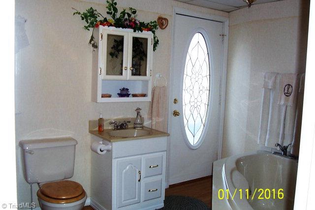 226 Dockery Road Purlear, NC 28665 - Photo 11 of 34 Guest Bath