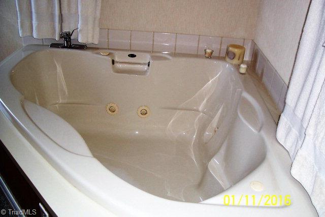 226 Dockery Road Purlear, NC 28665 - Photo 12 of 34 Jet Tub