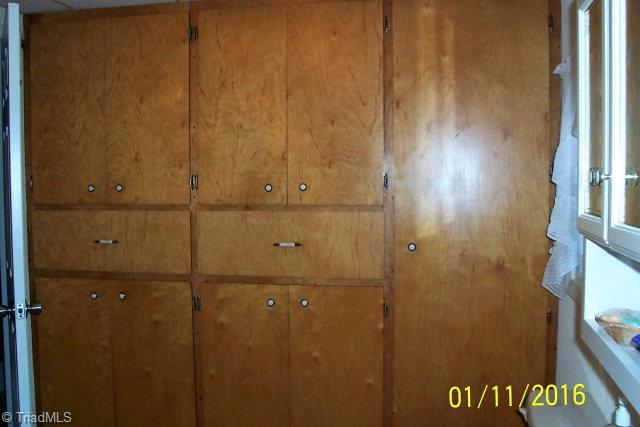 226 Dockery Road Purlear, NC 28665 - Photo 13 of 34 Built In Storage