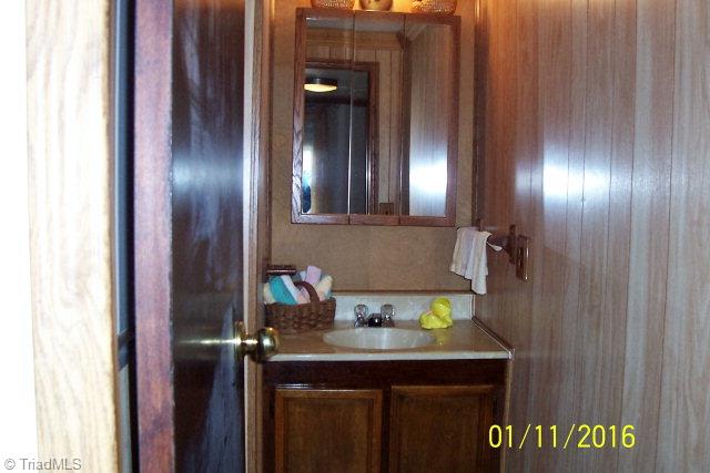 226 Dockery Road Purlear, NC 28665 - Photo 15 of 34 Master Bath