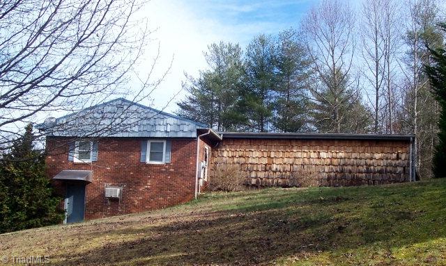 226 Dockery Road Purlear, NC 28665 - Photo 32 of 34 Side of house