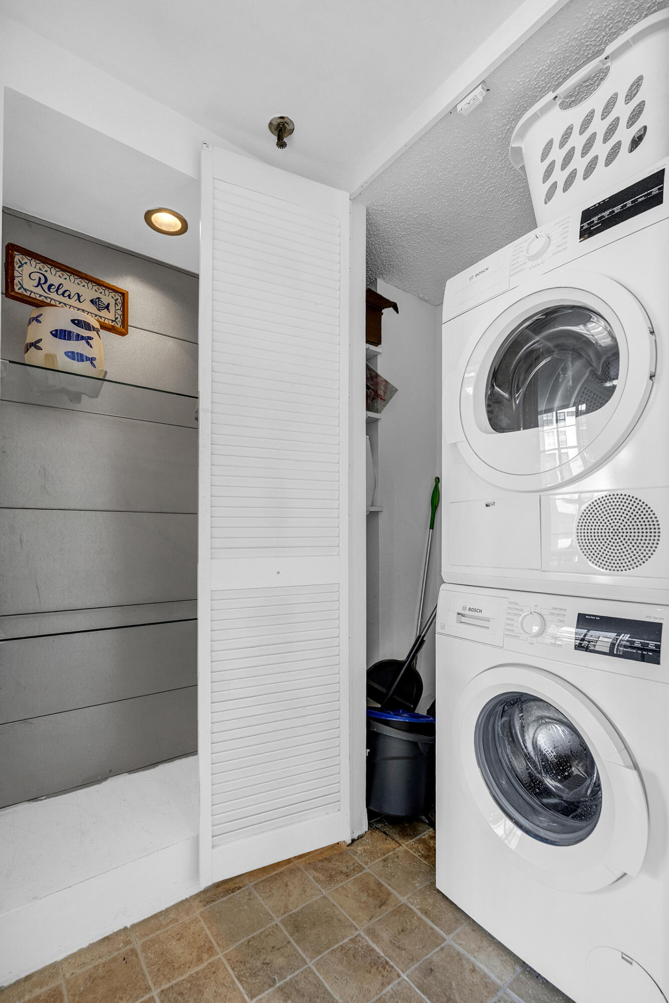 21 Royal Palm Way, Unit 405 Boca Raton, FL 33432 - Photo 34 of 57 Washer and Dryer