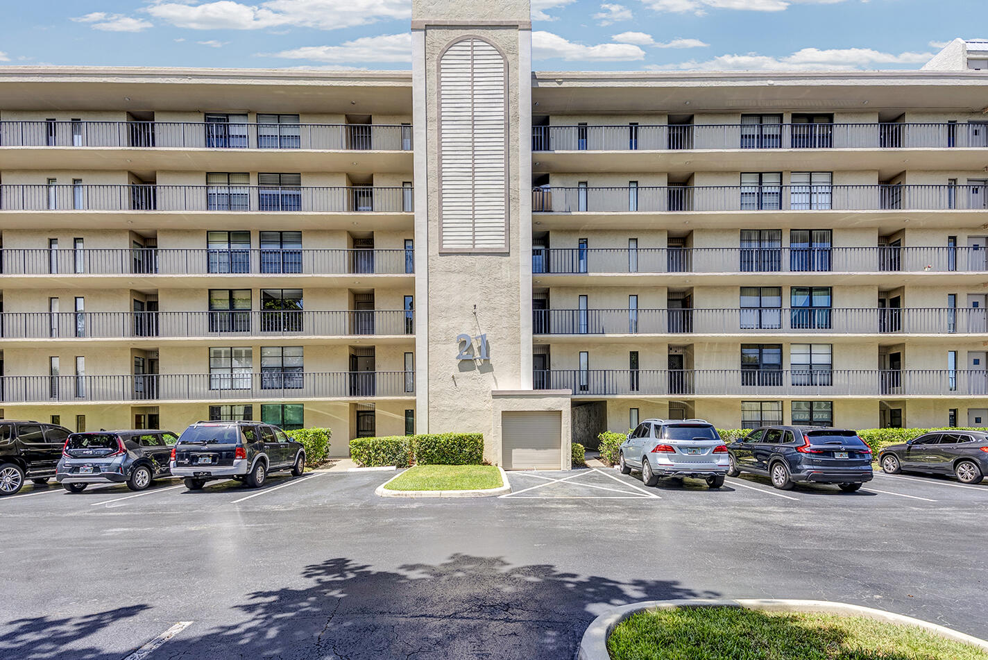 21 Royal Palm Way, Unit 405 Boca Raton, FL 33432 - Photo 40 of 57 Building
