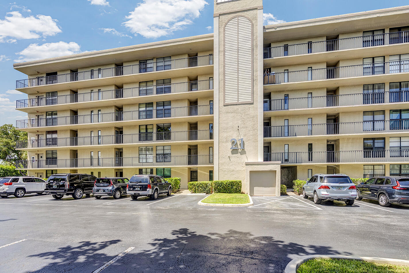 21 Royal Palm Way, Unit 405 Boca Raton, FL 33432 - Photo 41 of 57 Building