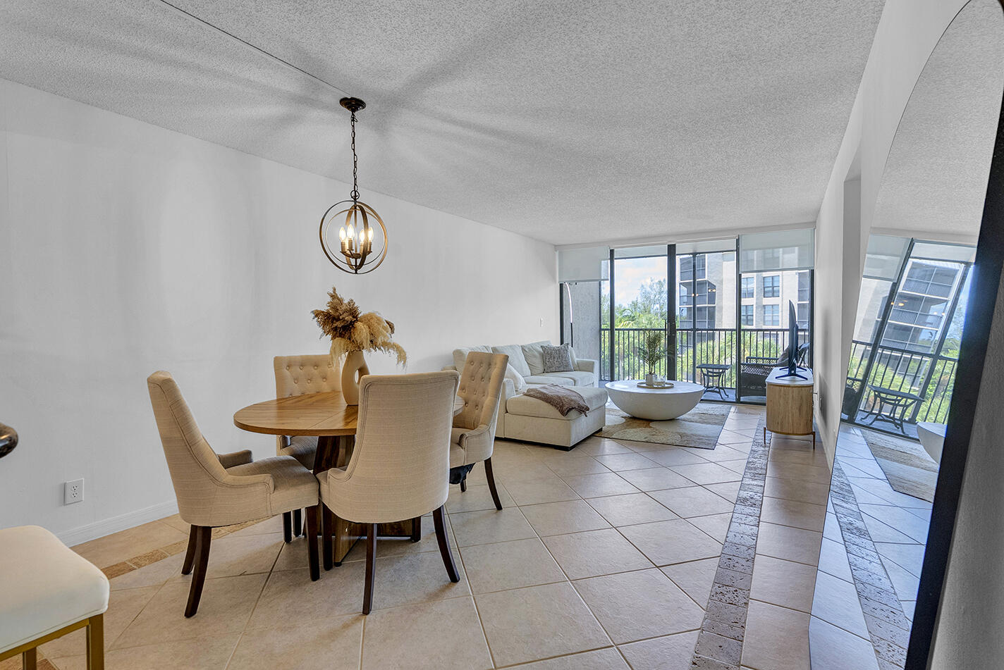 21 Royal Palm Way, Unit 405 Boca Raton, FL 33432 - Photo 10 of 57 Dining Area