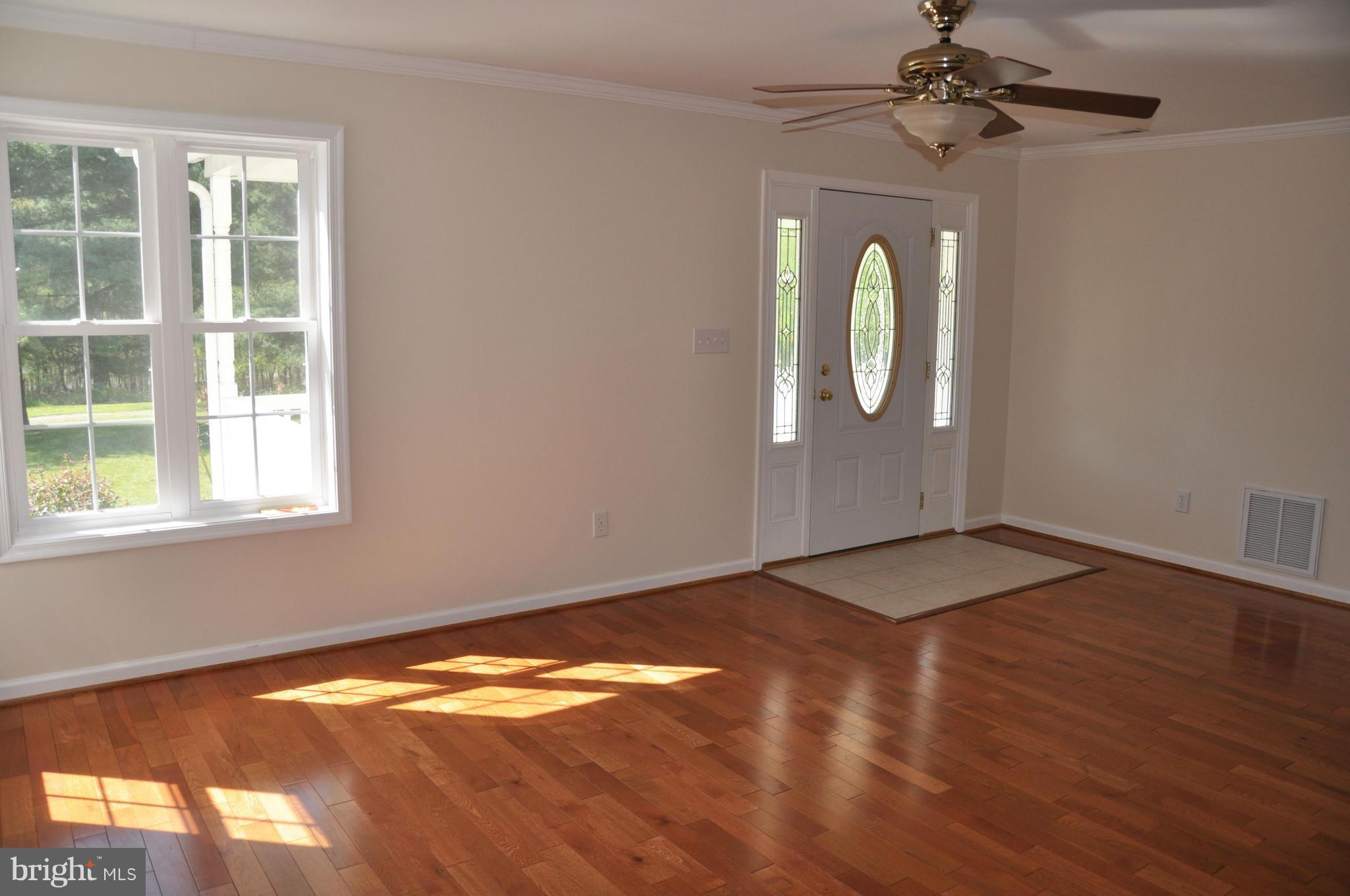 1590 Whitacre Road Cross Junction, VA 22625 - Photo 8 of 25 Living Room